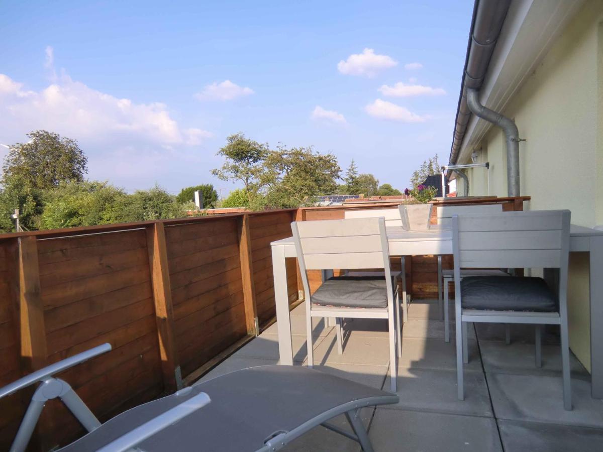 Böltser Hus Ferienwohnungen mit Strandkorb und Kamin 10 Gehminuten zum kurtaxefreien Sandstrand Kraksdorf Exterior foto